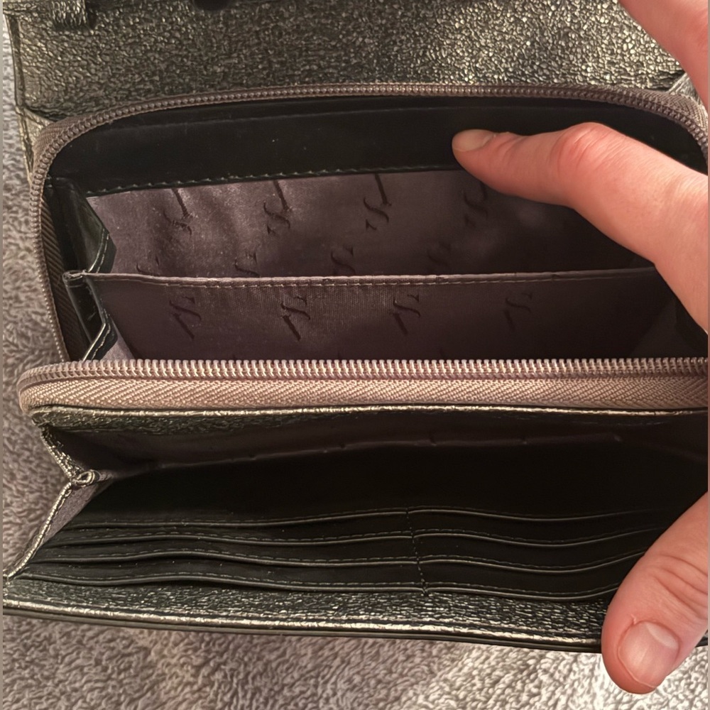 Simply Vera Vera Wang Signature Mini Crossbody Purse Shimmery Metallic Silver - Picture 5 of 5